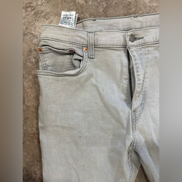 Levi’s light grey pants - Picture 3 of 8